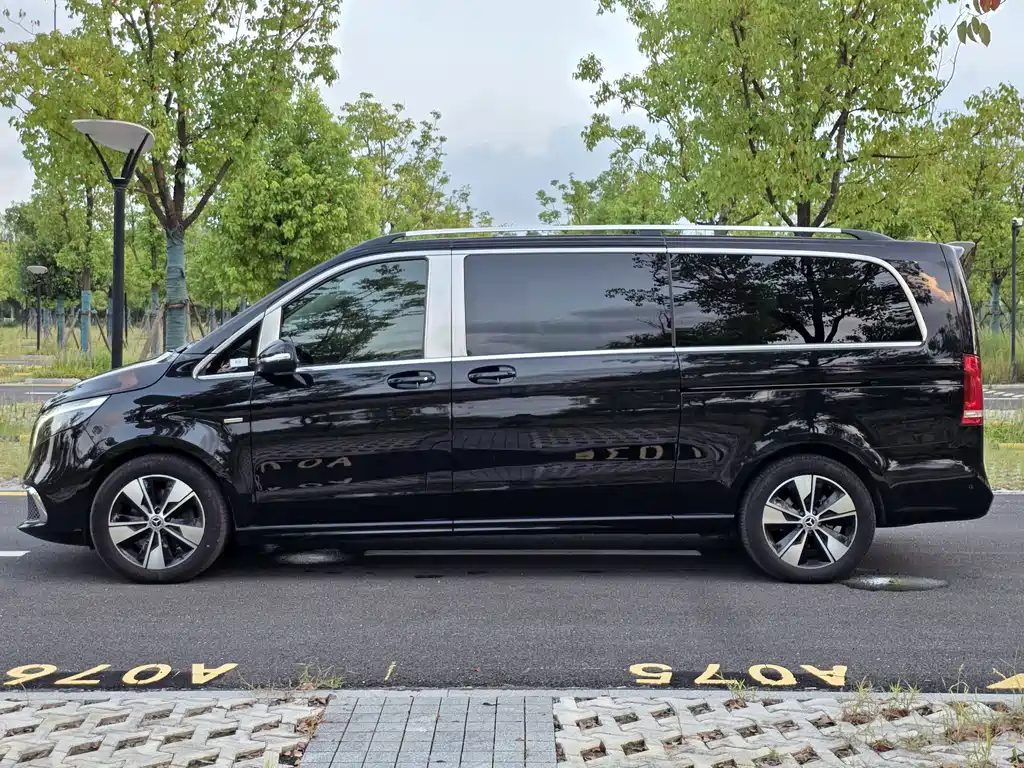 Mercedes-Benz V-Class — миниатюра 7
