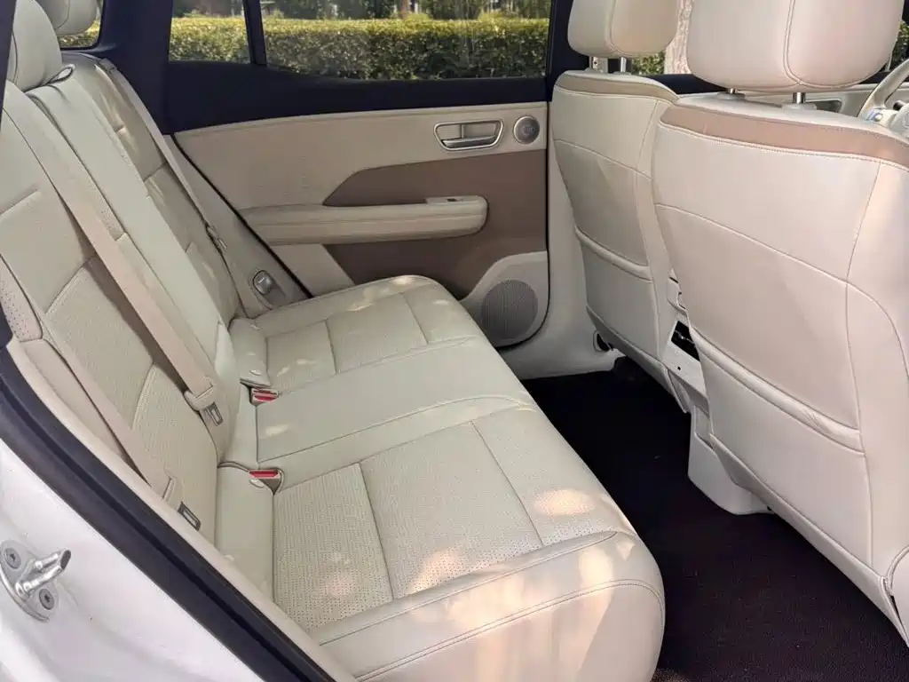 Toyota bZ3X - фото 10