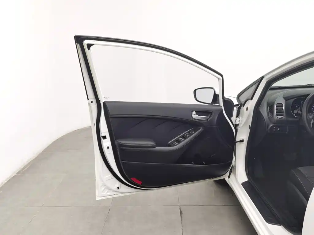 Kia K3 — миниатюра 8