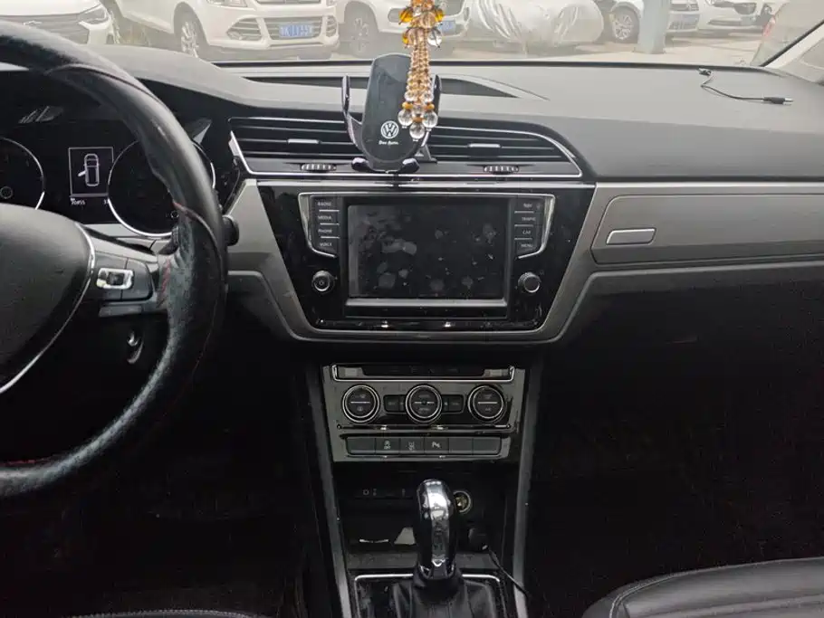 Volkswagen Touran — миниатюра 13