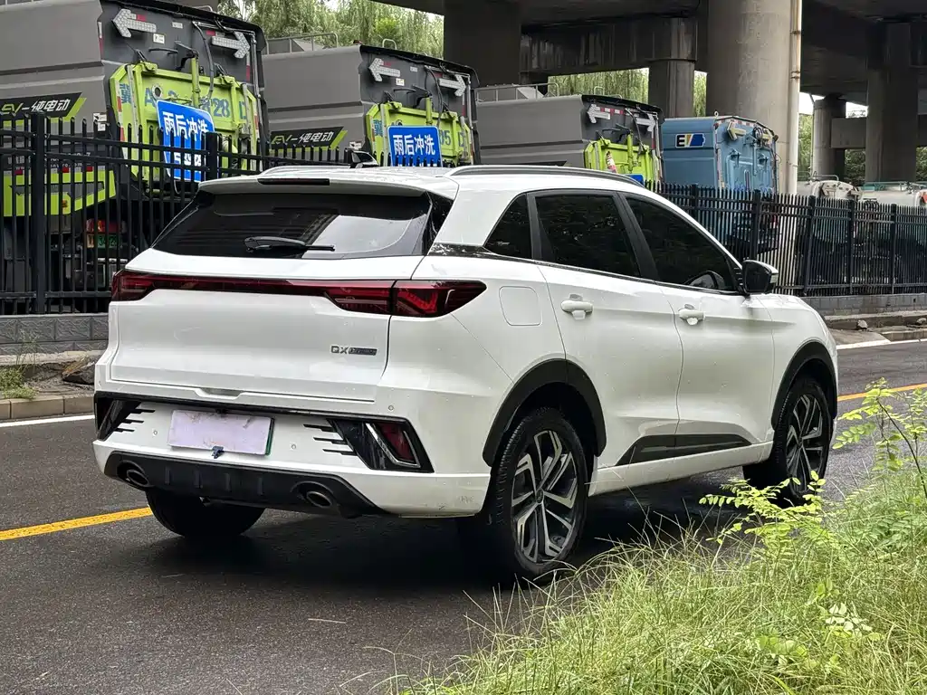JAC JAC QX PHEV — миниатюра 6