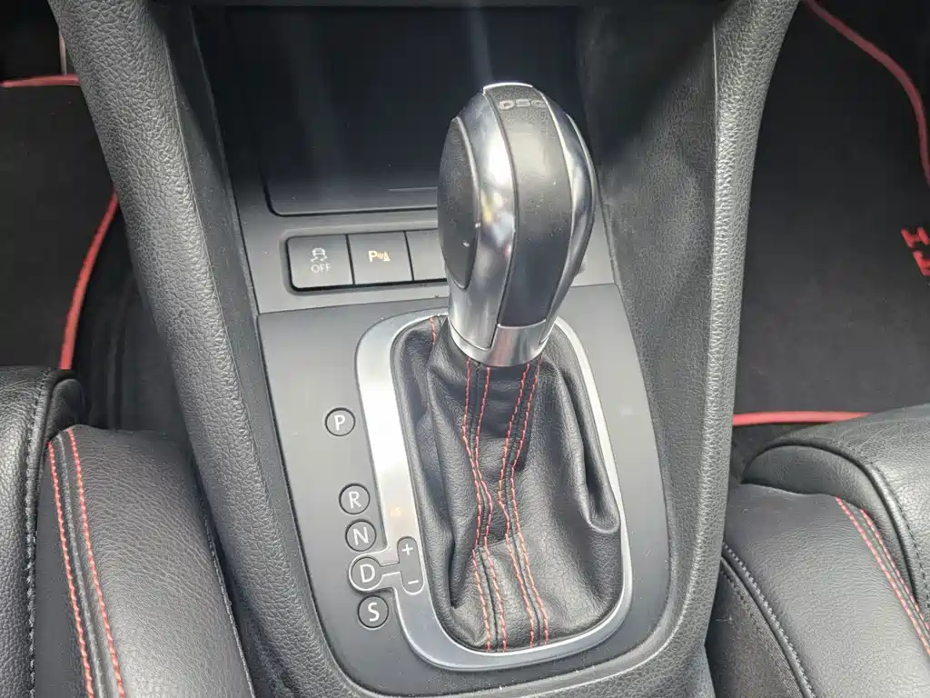 Volkswagen Golf GTI — миниатюра 9