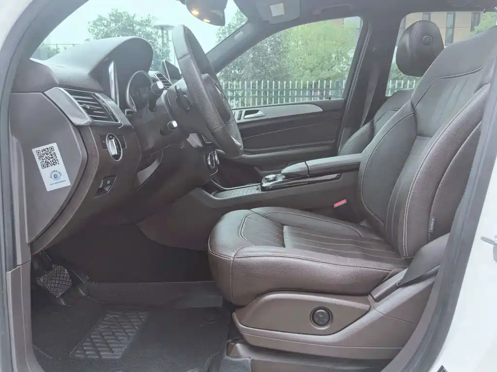 Mercedes-Benz GLE (Import) — миниатюра 8