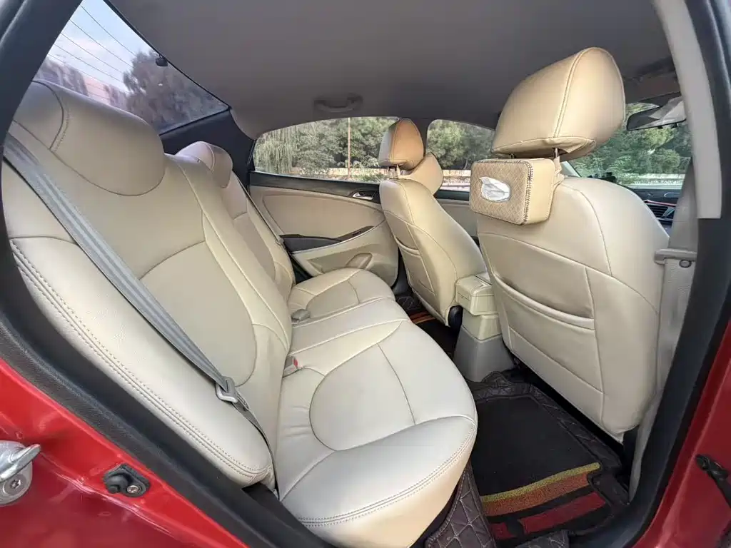 Hyundai Verna — миниатюра 8