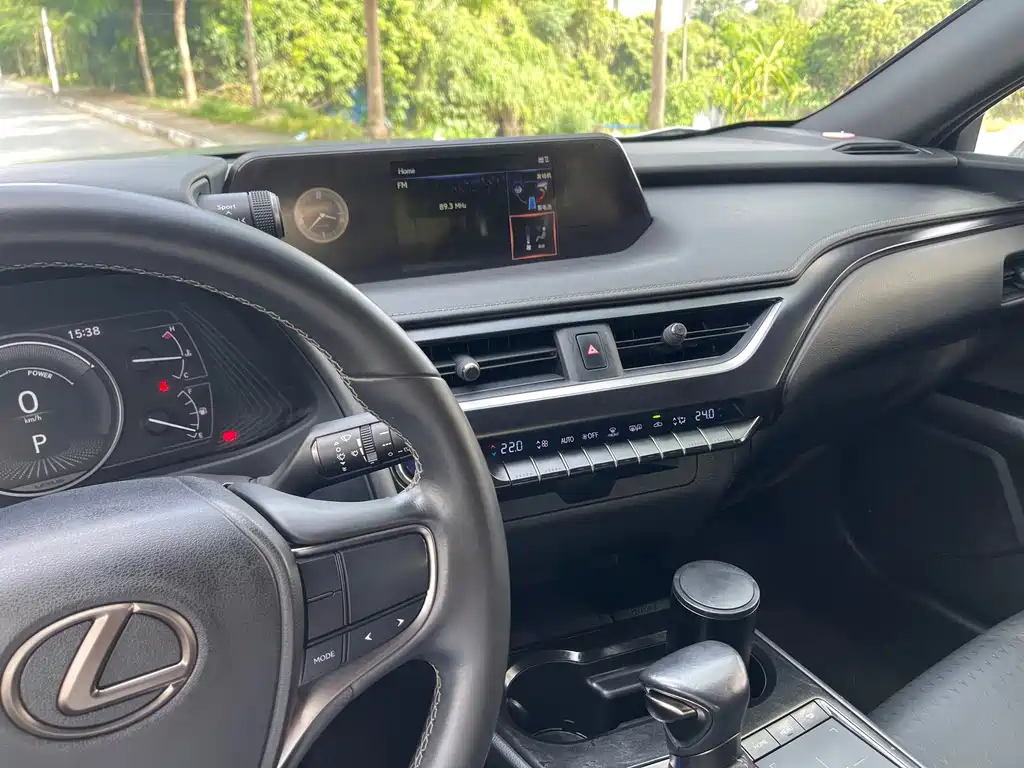 Lexus UX — миниатюра 24