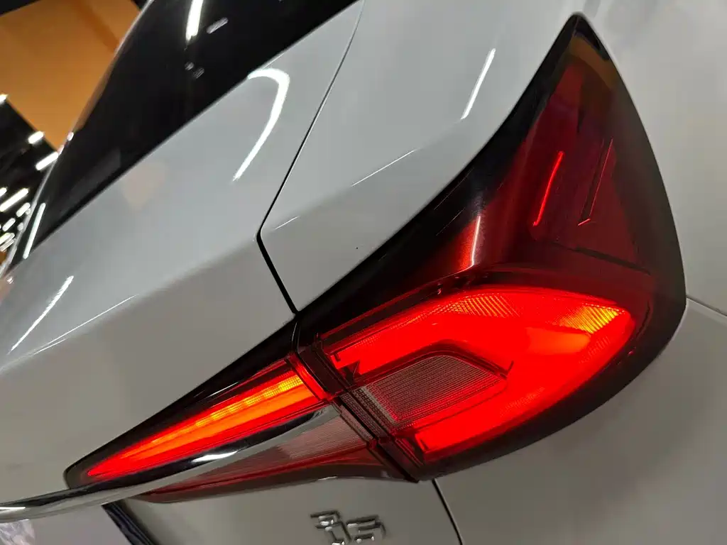 Roewe i5 — миниатюра 11
