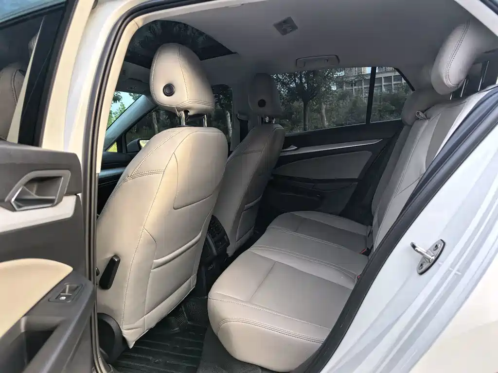 Volkswagen Golf — миниатюра 19
