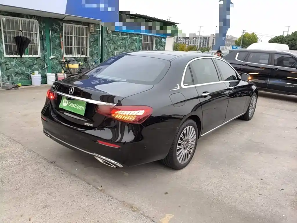 Mercedes-Benz E-Class — миниатюра 7