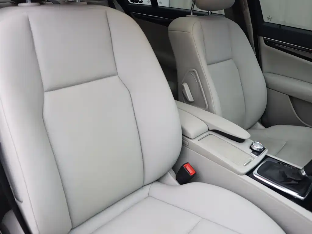 Mercedes-Benz C-Class — миниатюра 11