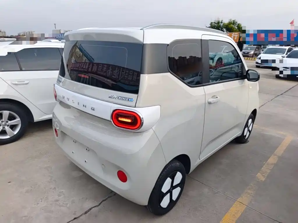 Wuling MINIEV — миниатюра 7