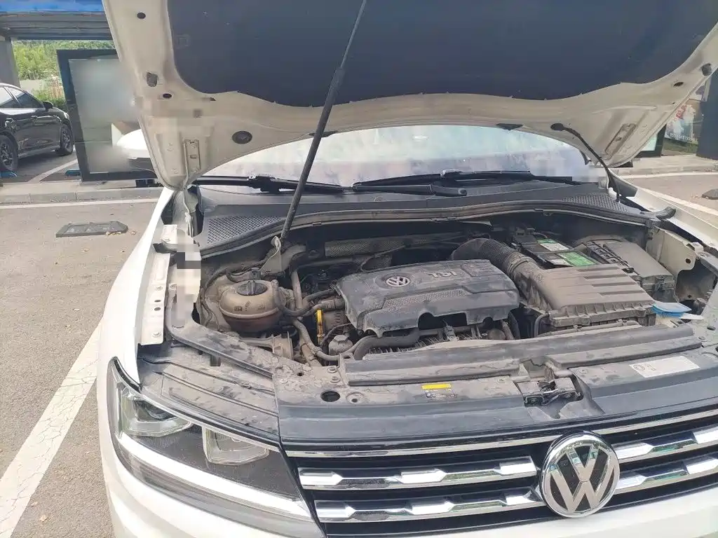 Volkswagen Tiguan L — миниатюра 19