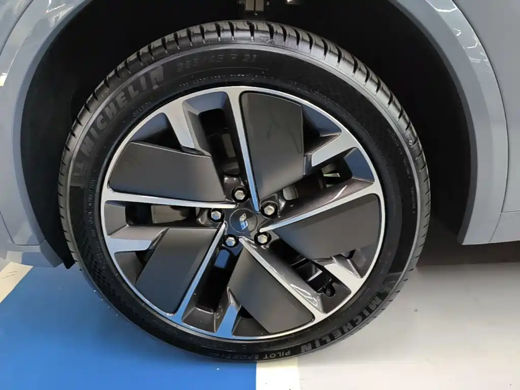 Li Auto Li L8 — миниатюра 23