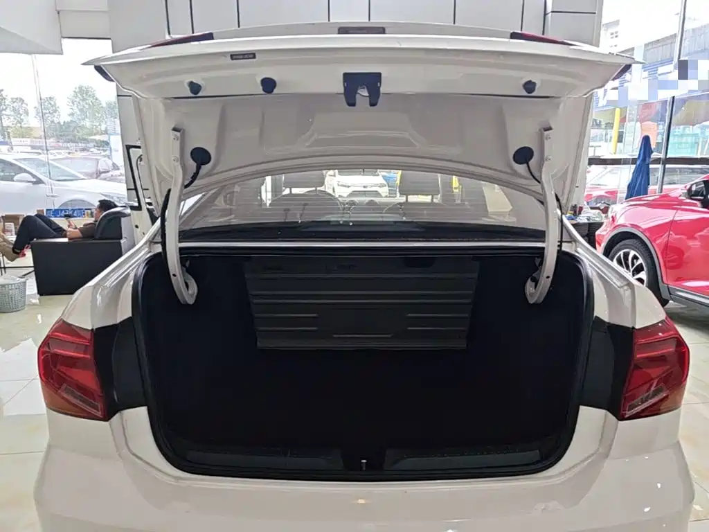 Volkswagen Jetta — миниатюра 19
