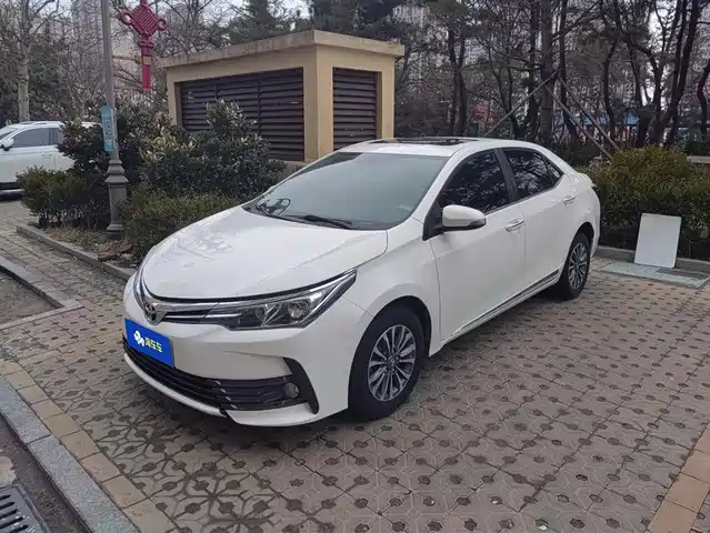 TOYOTA COROLLA 2018