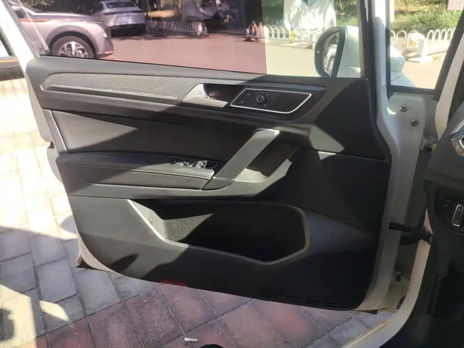 Volkswagen Golf Sportsvan — миниатюра 7