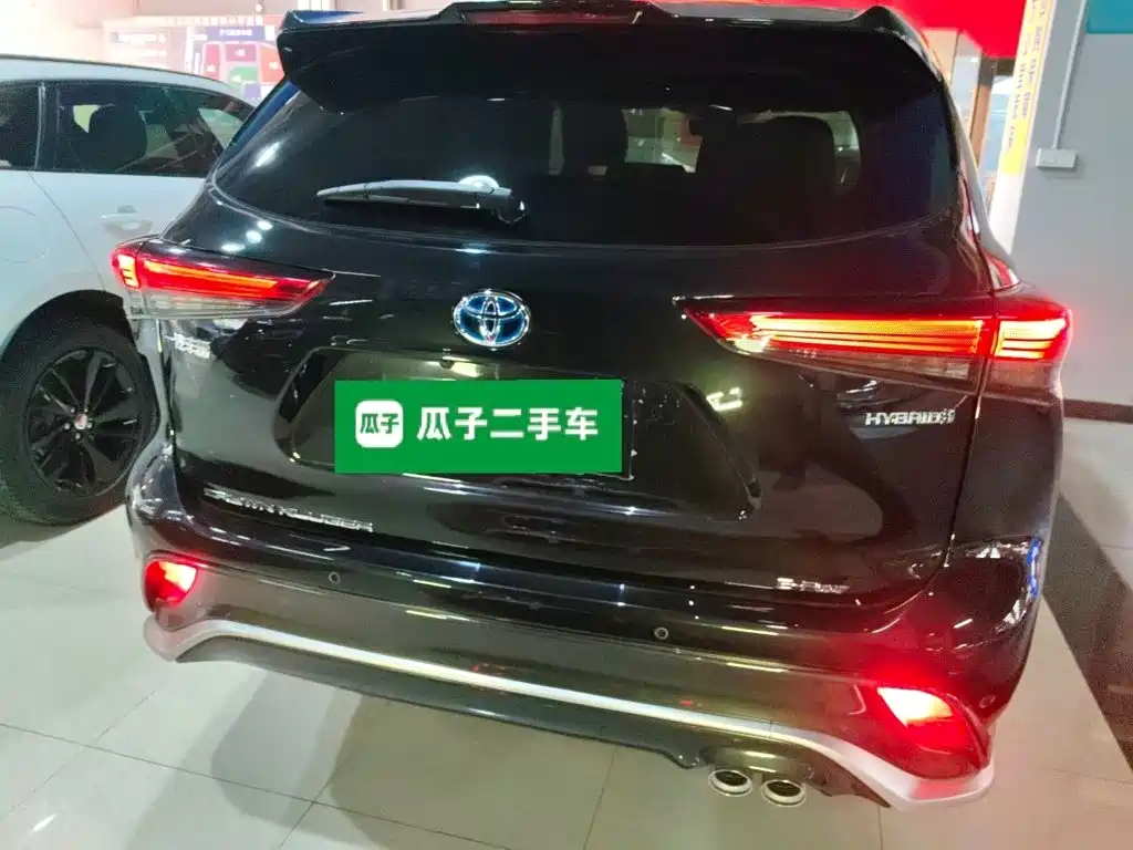 Toyota Crown Kluger 2022 2.5L HEV Luxury