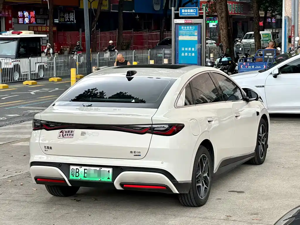 BYD Seal 06 — миниатюра 2