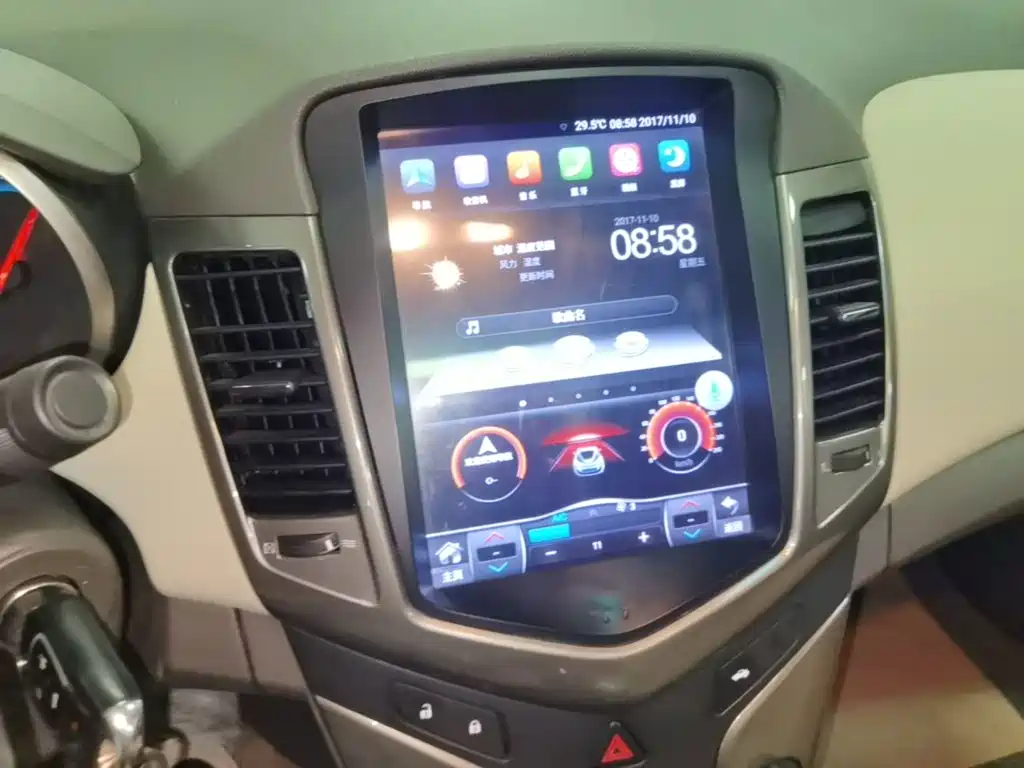 Chevrolet Cruze — миниатюра 13