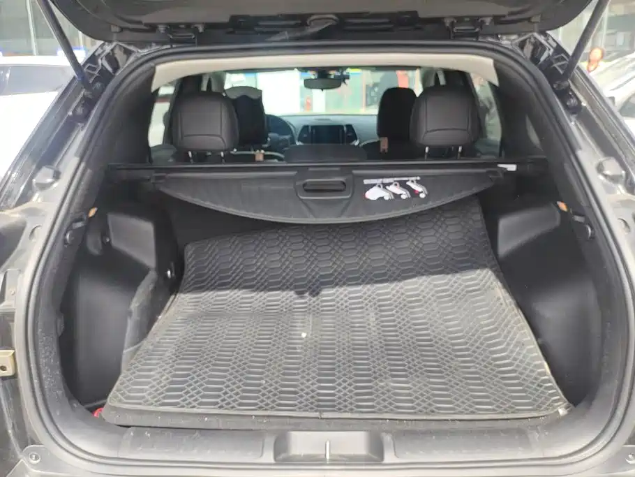 Jeep Cherokee — миниатюра 4