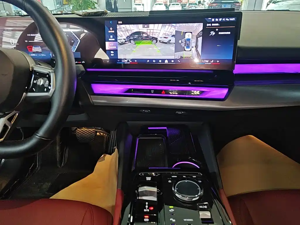 BMW 5 Series — миниатюра 13