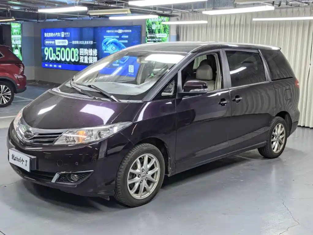 BYD M6