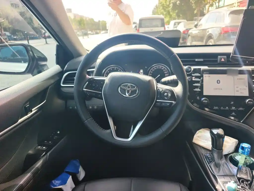 Toyota Camry — миниатюра 6