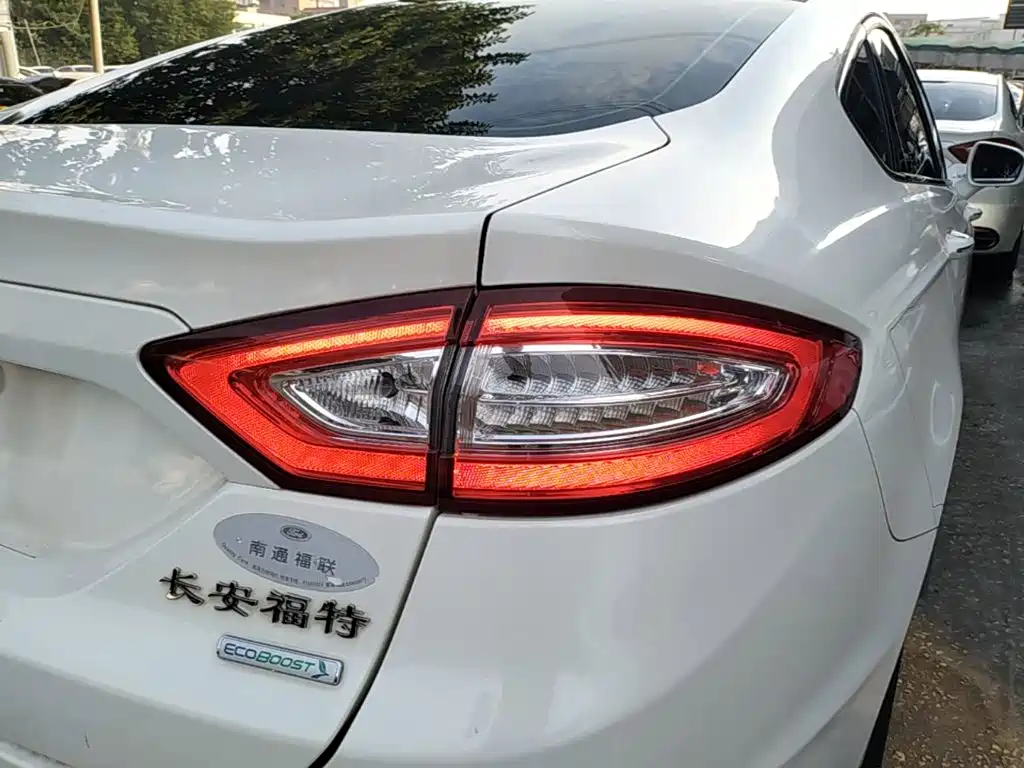 Ford Mondeo — миниатюра 8