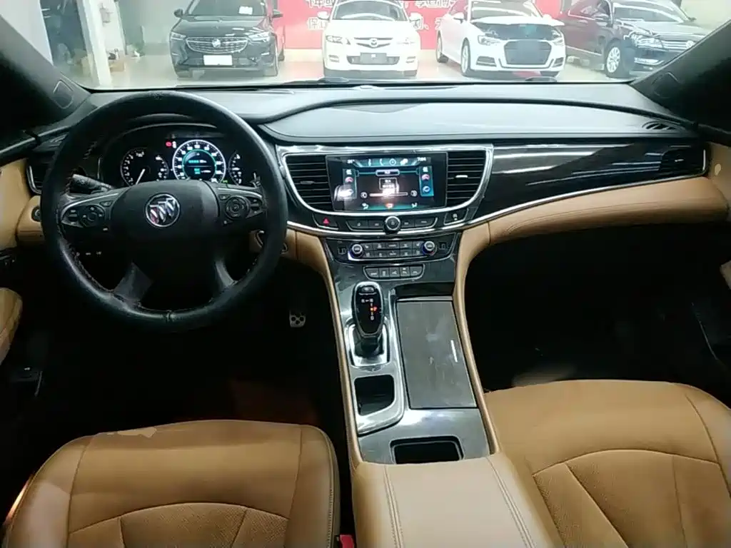 Buick LaCrosse — миниатюра 10
