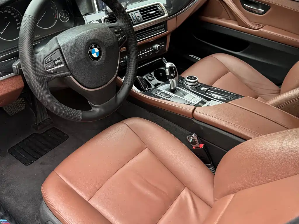 BMW 5 Series — миниатюра 4