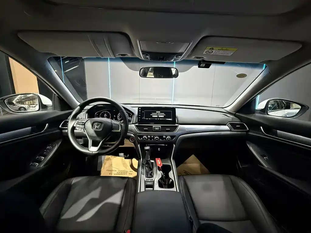 Honda Accord — миниатюра 9