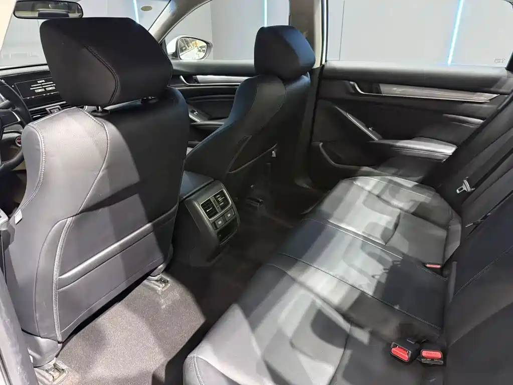Honda Accord — миниатюра 10