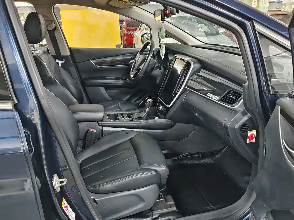 BYD MAX — миниатюра 9