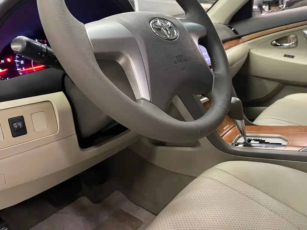 Toyota Camry — миниатюра 16