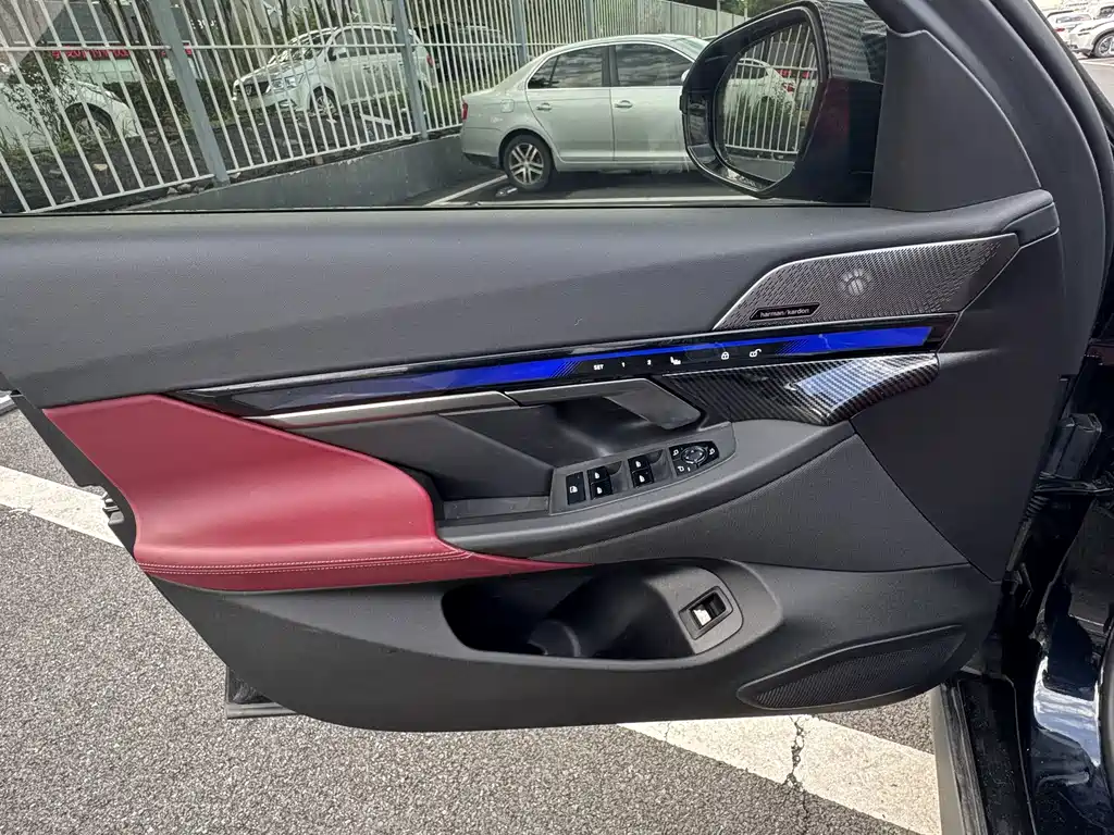 BMW i5 — миниатюра 14