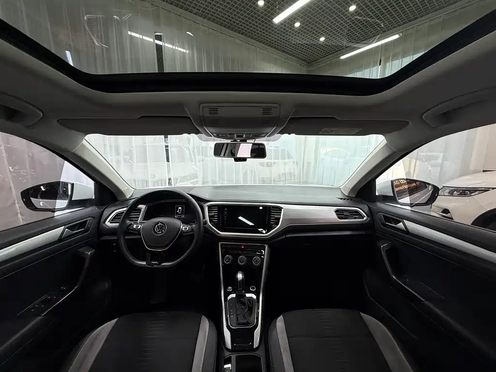 VOLKSWAGEN T ROC EXPLORING SONGS