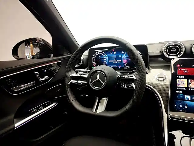 Mercedes-Benz C-Class — миниатюра 11