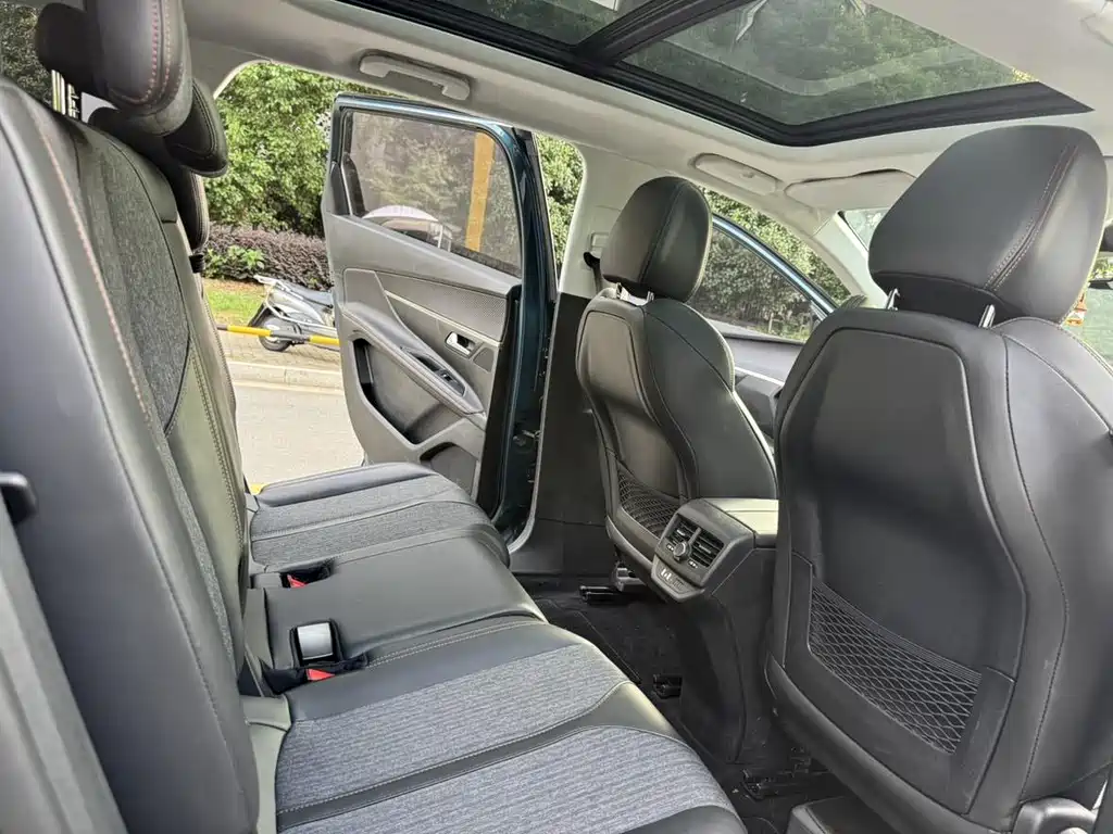 Peugeot 5008 — миниатюра 9
