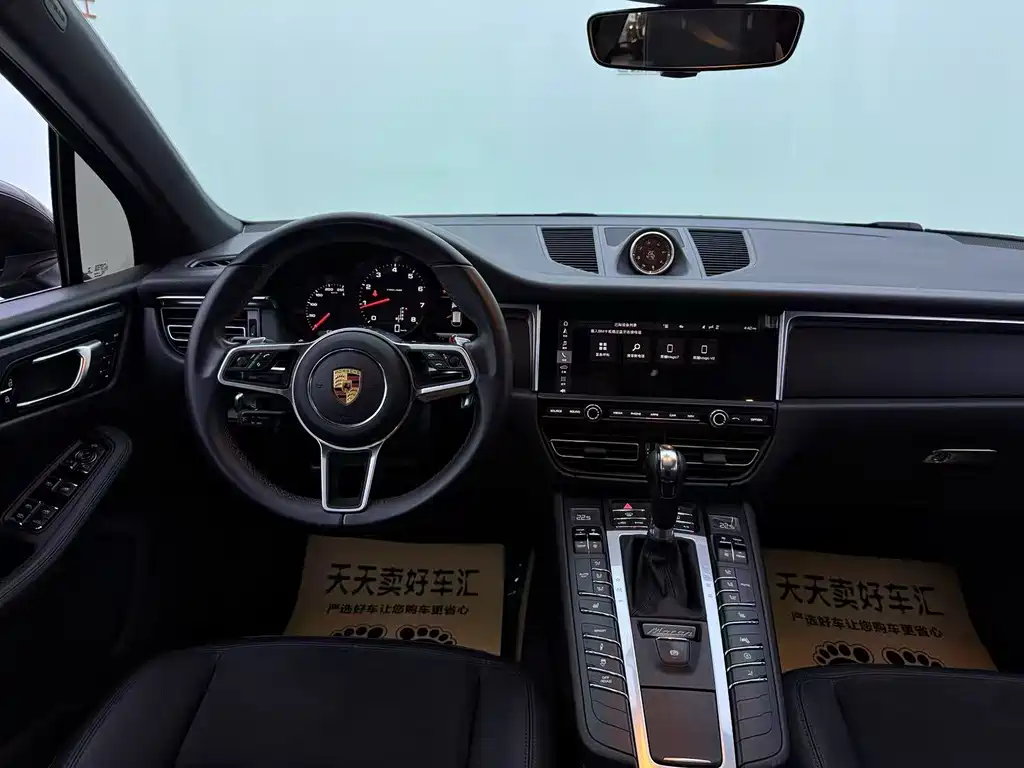 Porsche Macan — миниатюра 8