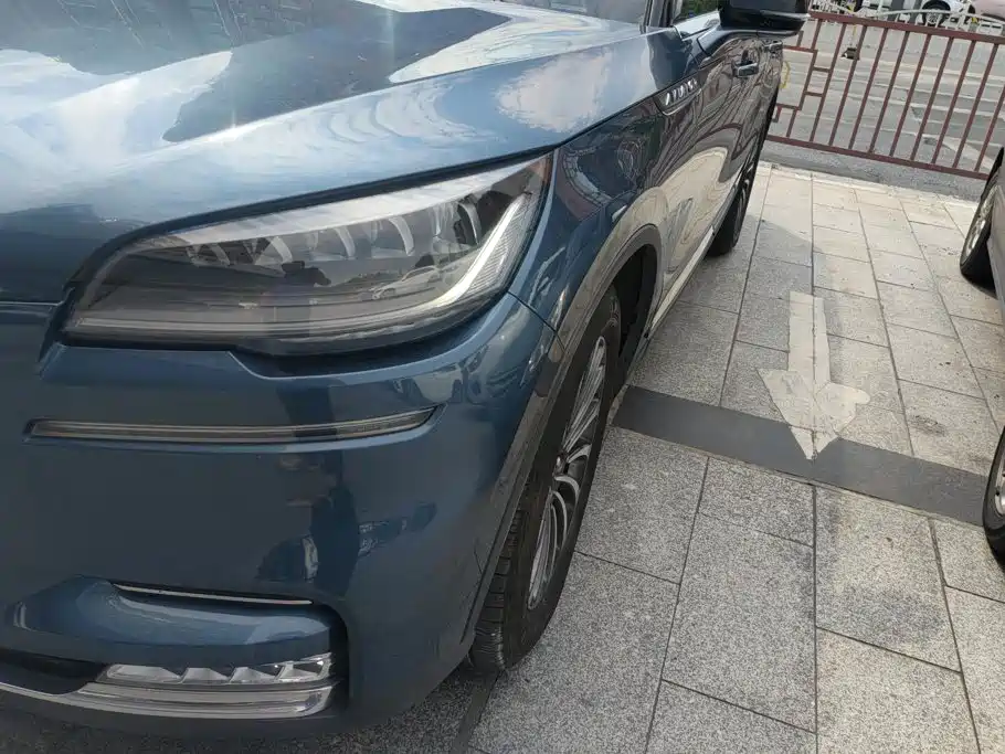 Lincoln Aviator (Import) — миниатюра 5