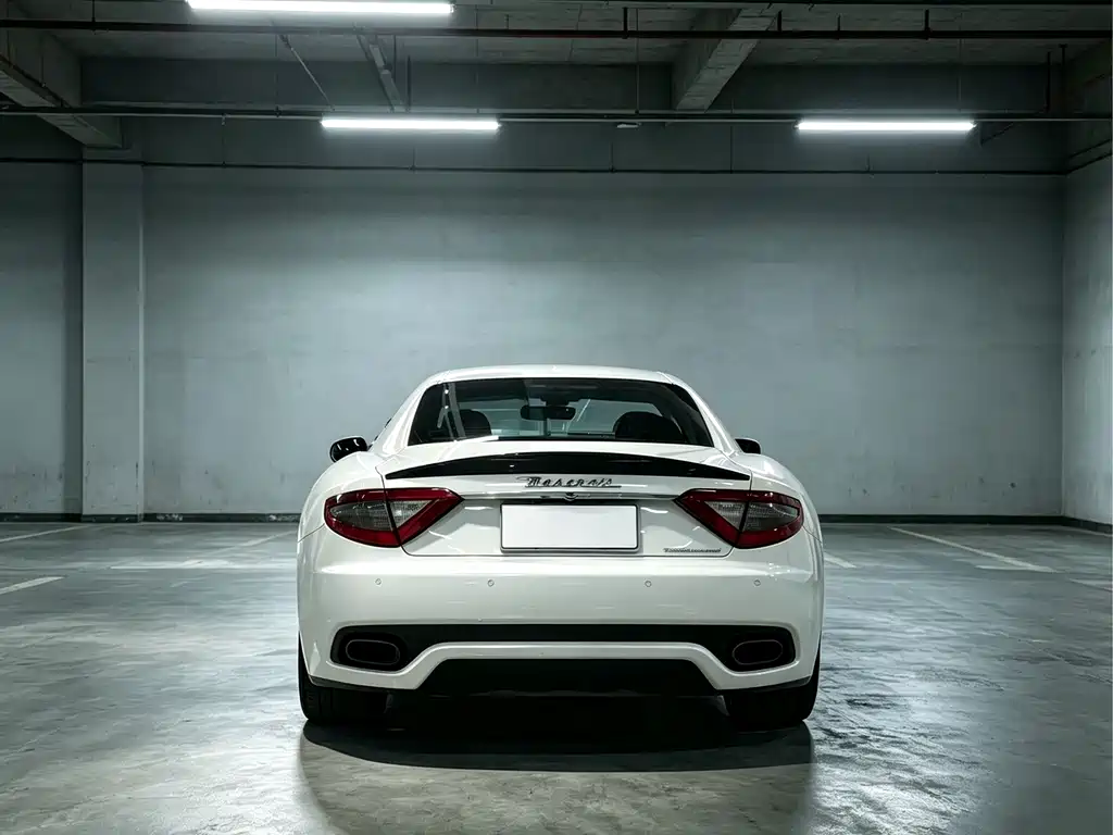 Maserati GranTurismo — миниатюра 6