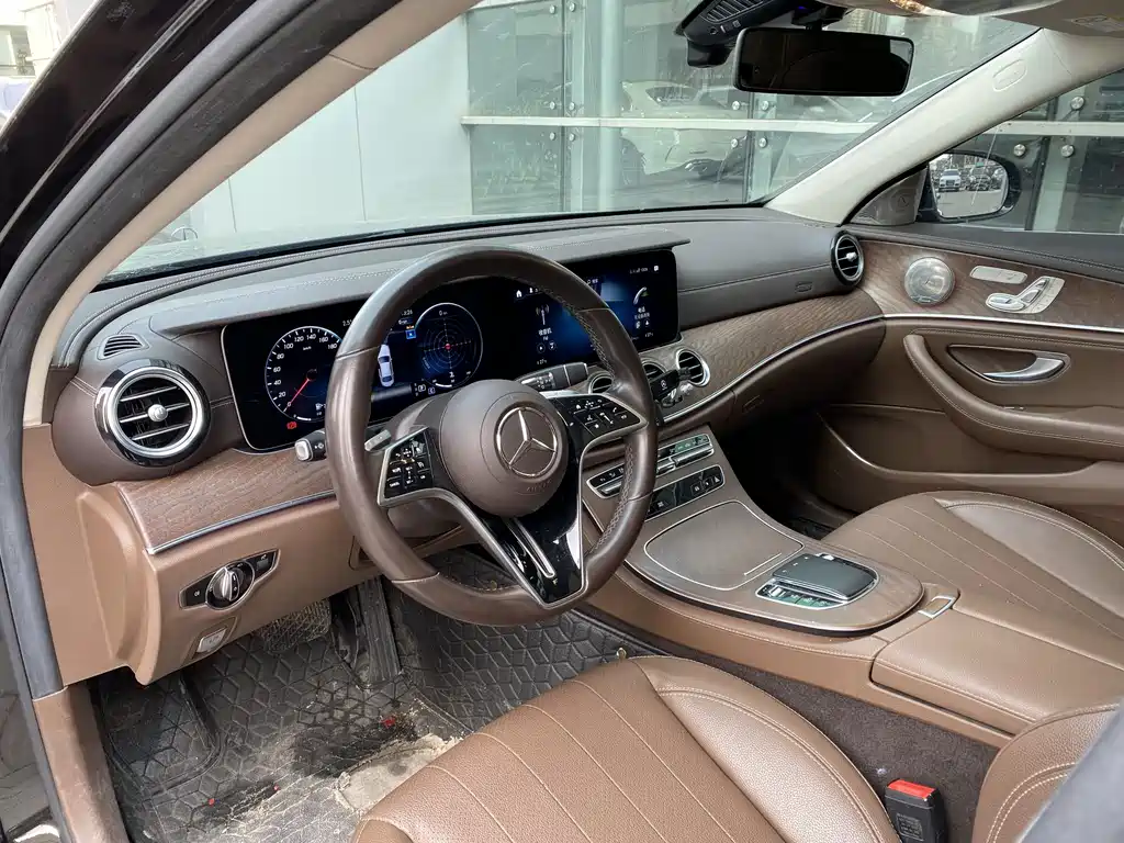 MERCEDES-BENZ E CLASS