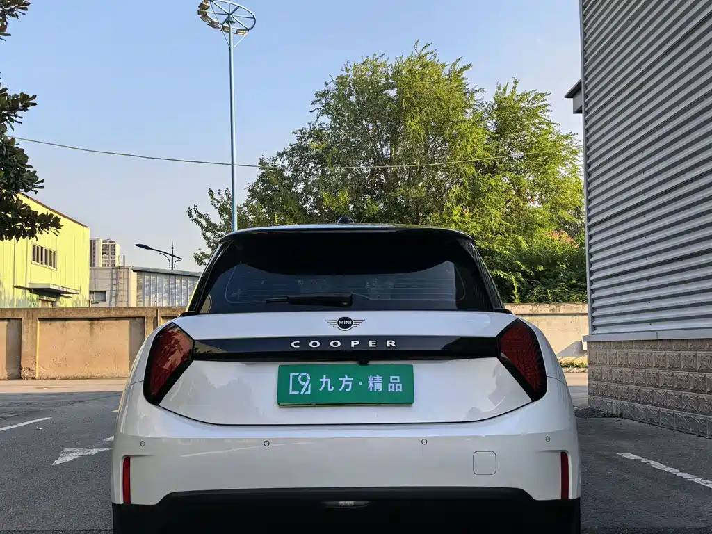 MINI MINI COOPER EV — миниатюра 2