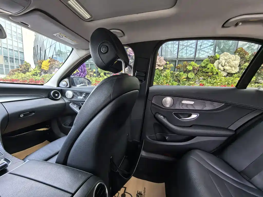 Mercedes-Benz C-Class — миниатюра 12