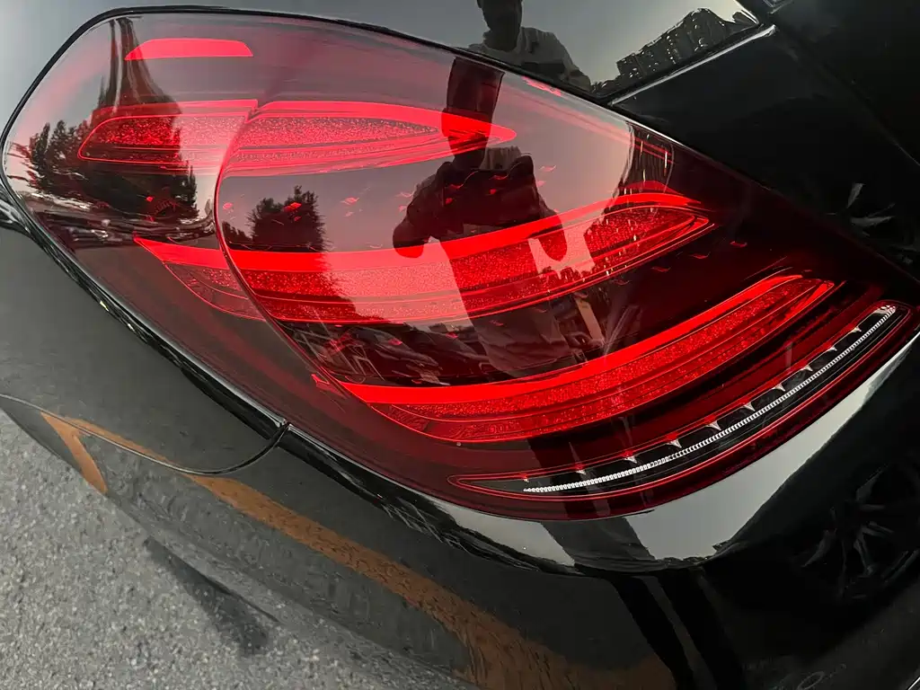 Mercedes-Benz S-Class — миниатюра 11