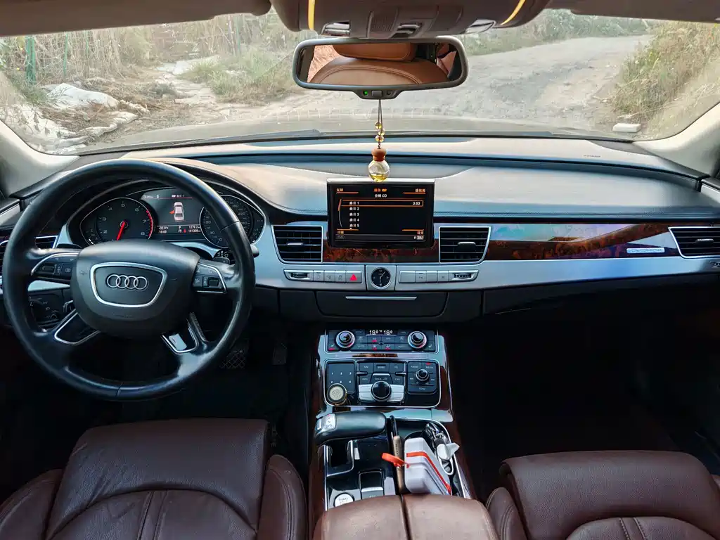 Audi A8 — миниатюра 8