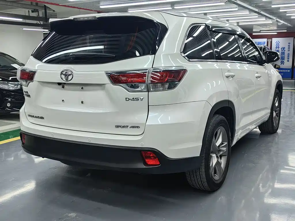 TOYOTA HIGHLANDER