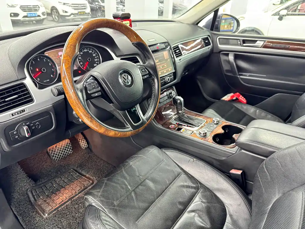 Volkswagen Touareg — миниатюра 7