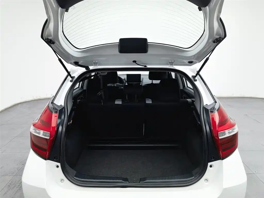 TOYOTA YARIS L ZHIXUAN