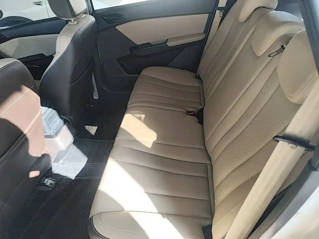 Baojun 310W — миниатюра 17