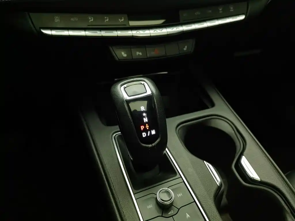 Cadillac XT4 — миниатюра 13